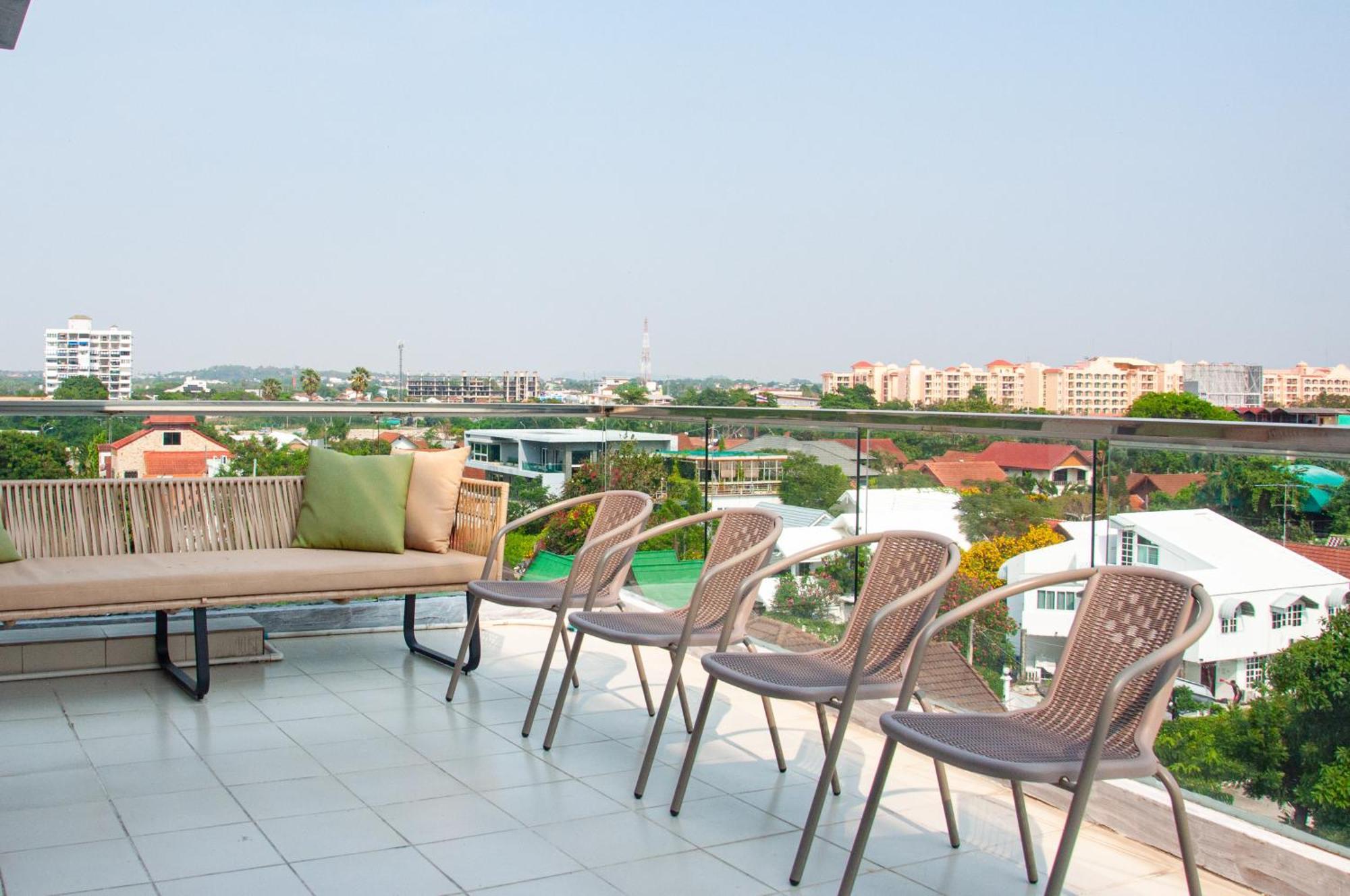 Ht9 Hotel Bãi biển Jomtien Ngoại thất bức ảnh