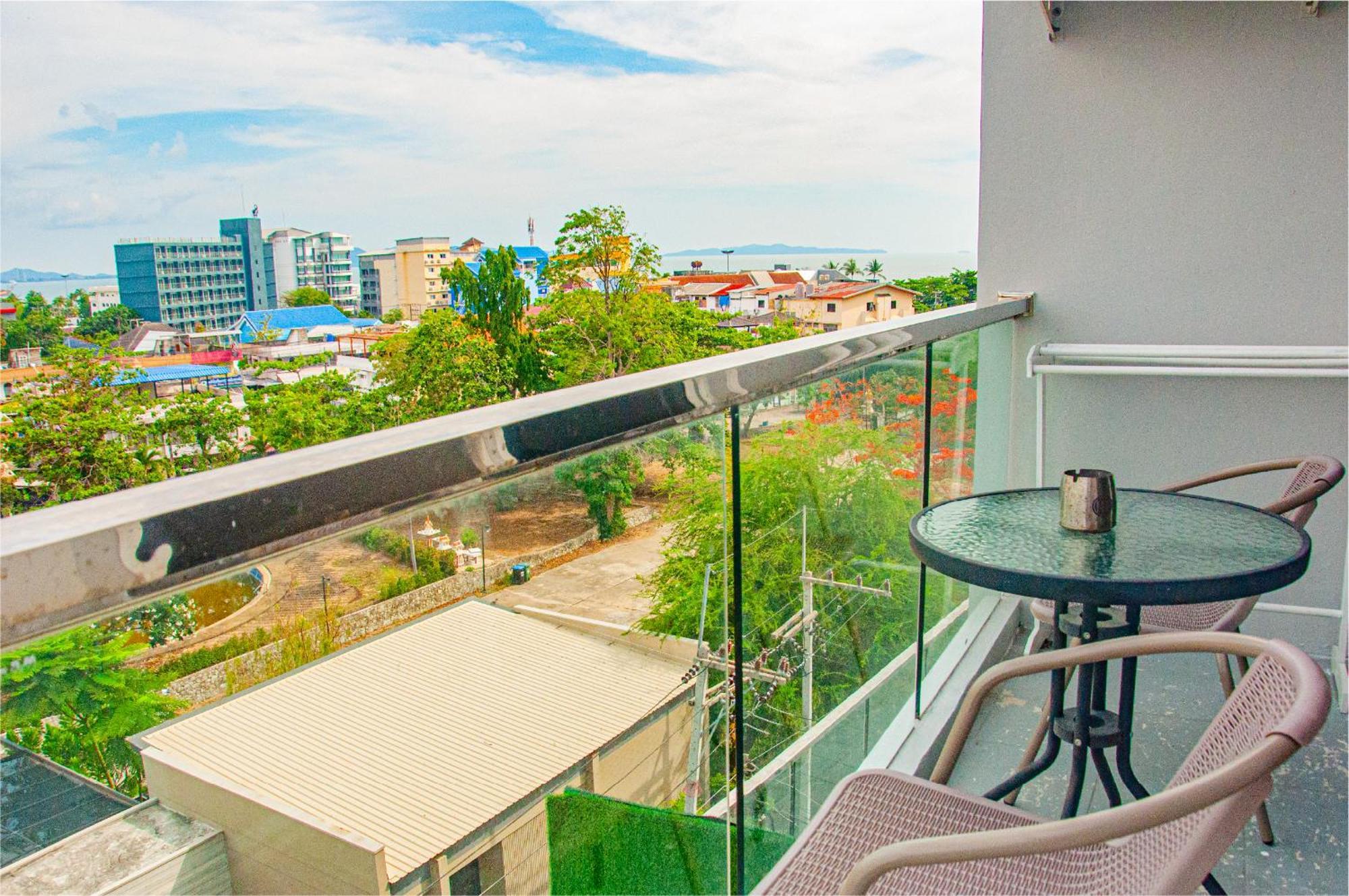 Ht9 Hotel Bãi biển Jomtien Ngoại thất bức ảnh