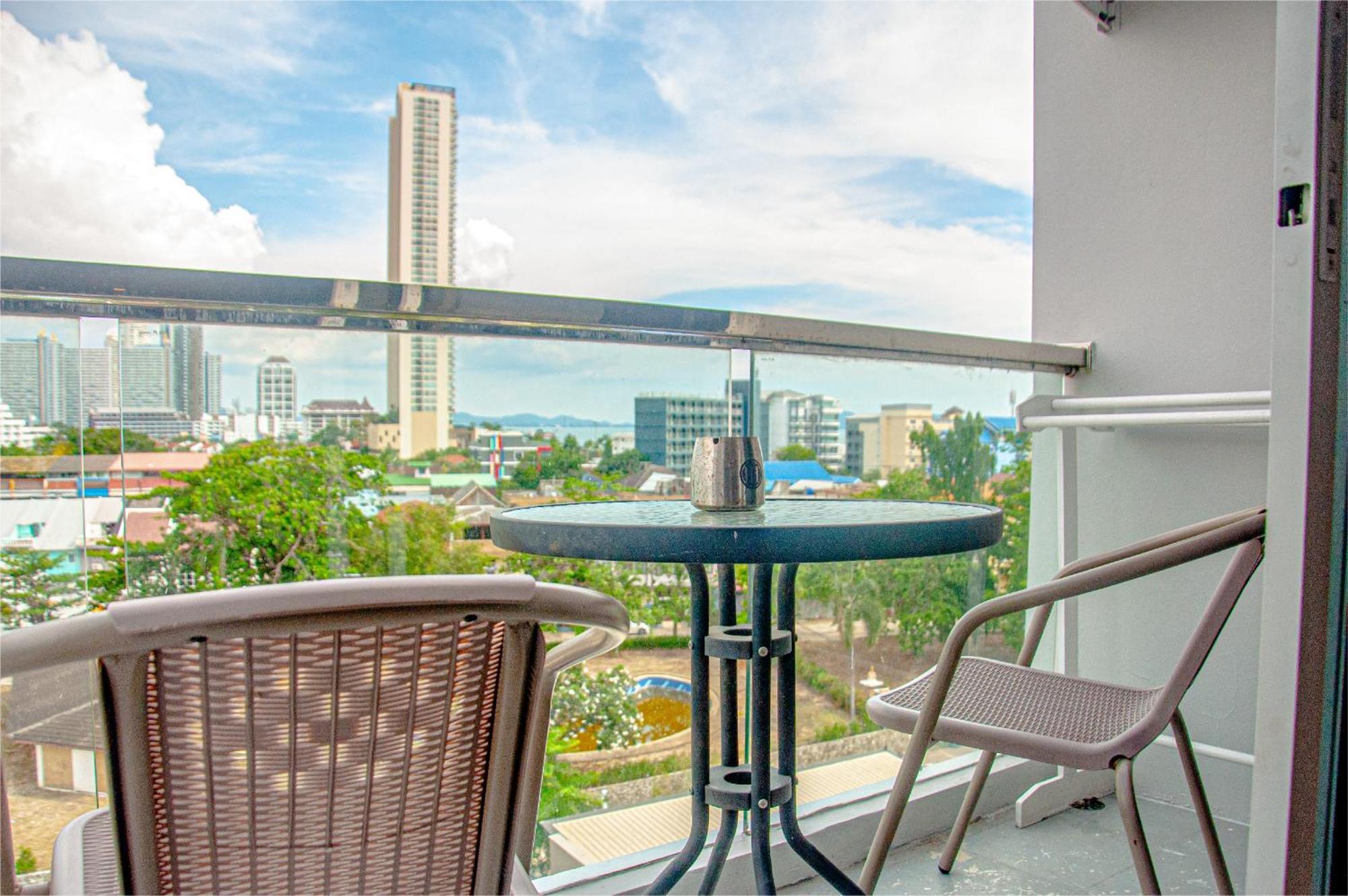 Ht9 Hotel Bãi biển Jomtien Ngoại thất bức ảnh